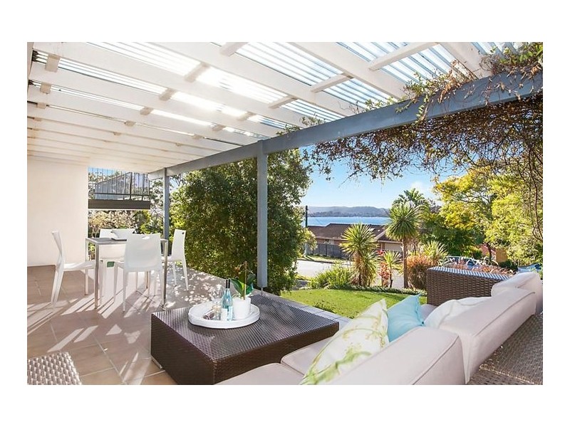 10 Merindah Avenue, Green Point NSW 2251