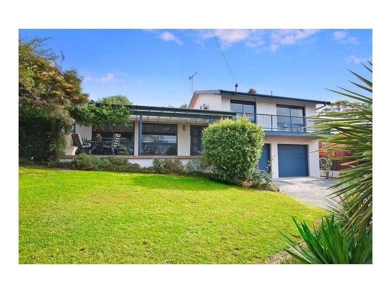 10 Merindah Avenue, Green Point NSW 2251