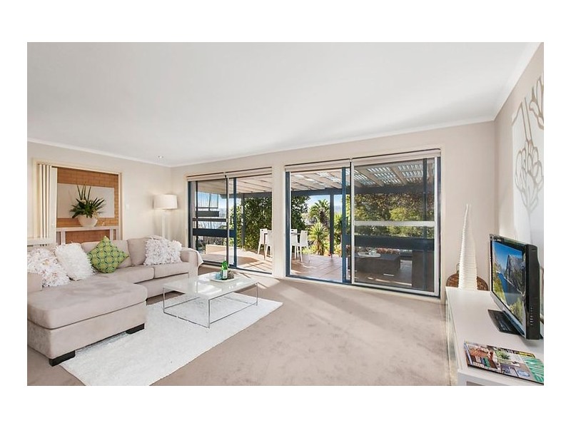 10 Merindah Avenue, Green Point NSW 2251