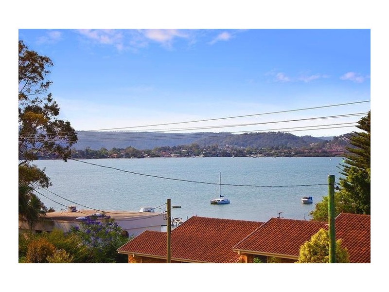 10 Merindah Avenue, Green Point NSW 2251