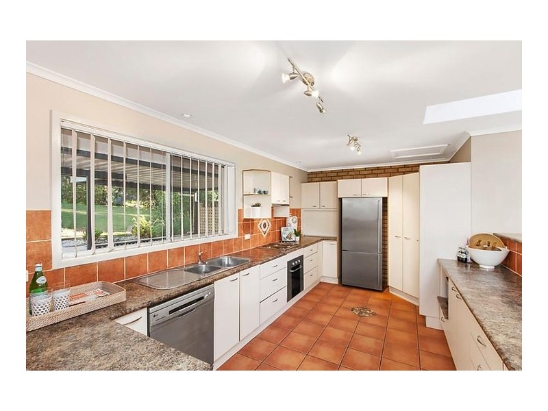 10 Merindah Avenue, Green Point NSW 2251