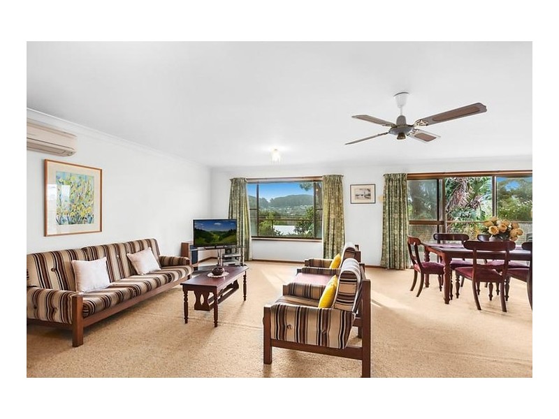 2 Grove Road, Wamberal NSW 2260