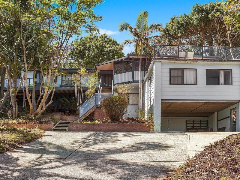 4 Arthur Place, Forresters Beach NSW 2260