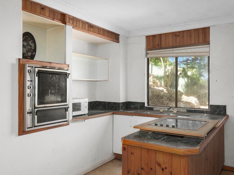 4 Arthur Place, Forresters Beach NSW 2260