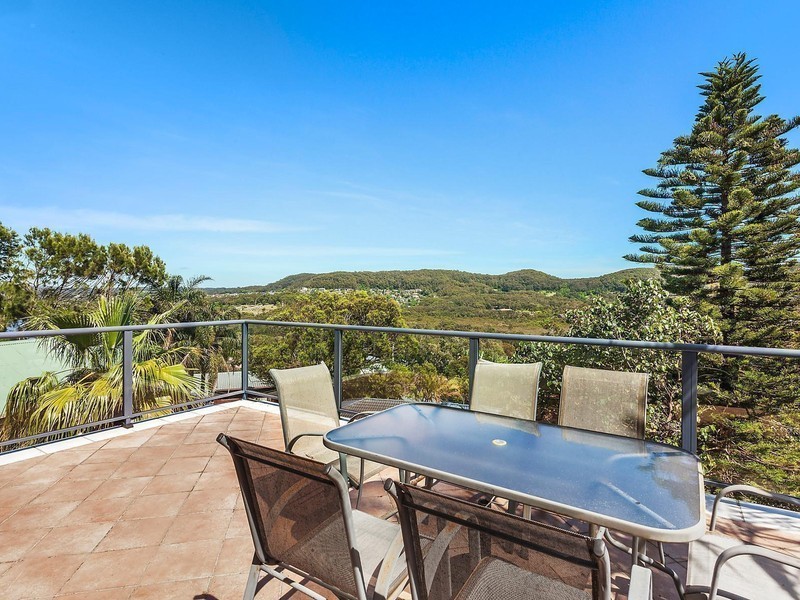 4 Arthur Place, Forresters Beach NSW 2260