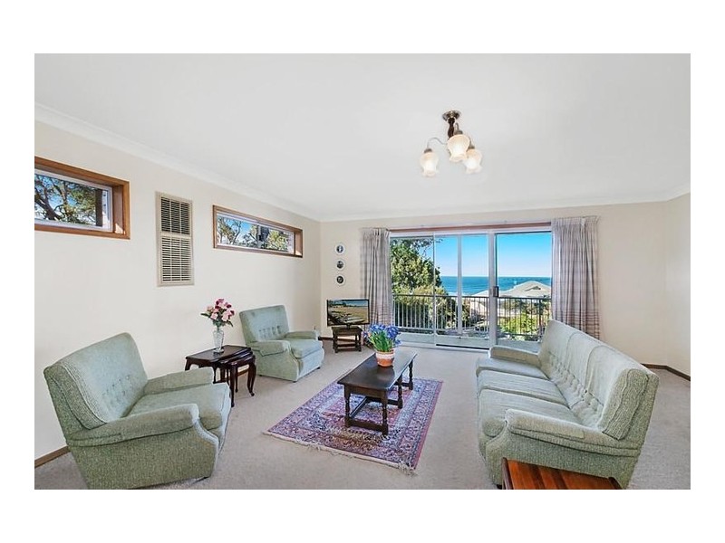 25 McGee Avenue, Wamberal NSW 2260