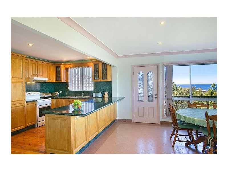 17 Boos Road, Forresters Beach NSW 2260