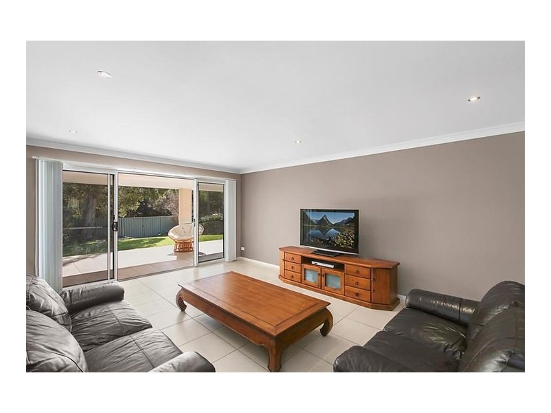 6 John Street, Forresters Beach NSW 2260