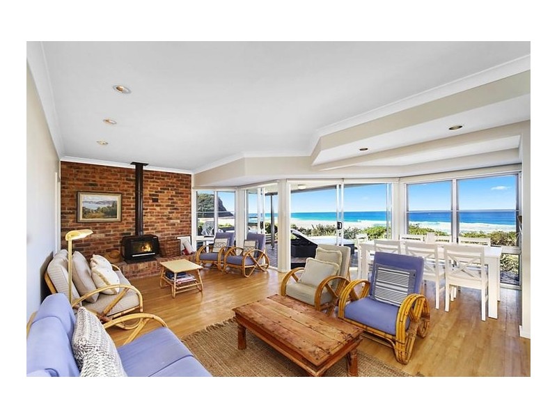 6 North Avoca Parade, North Avoca NSW 2260