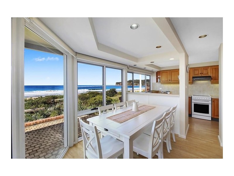 6 North Avoca Parade, North Avoca NSW 2260