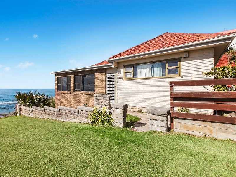 104 Ocean Parade, Blue Bay NSW 2261
