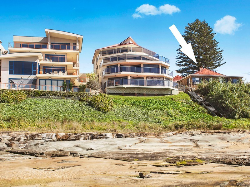 104 Ocean Parade, Blue Bay NSW 2261