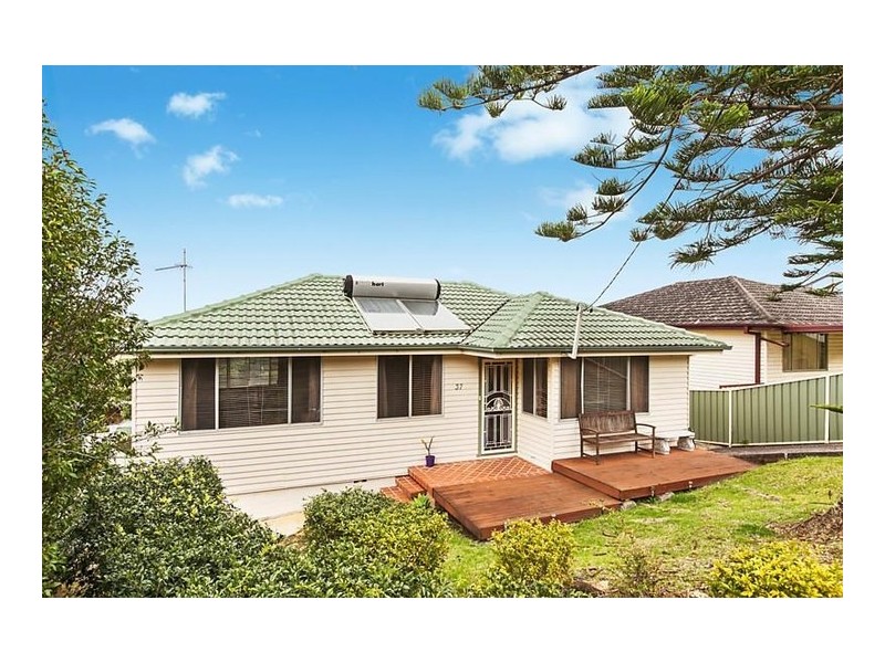 37 Valley View Road, Bateau Bay NSW 2261