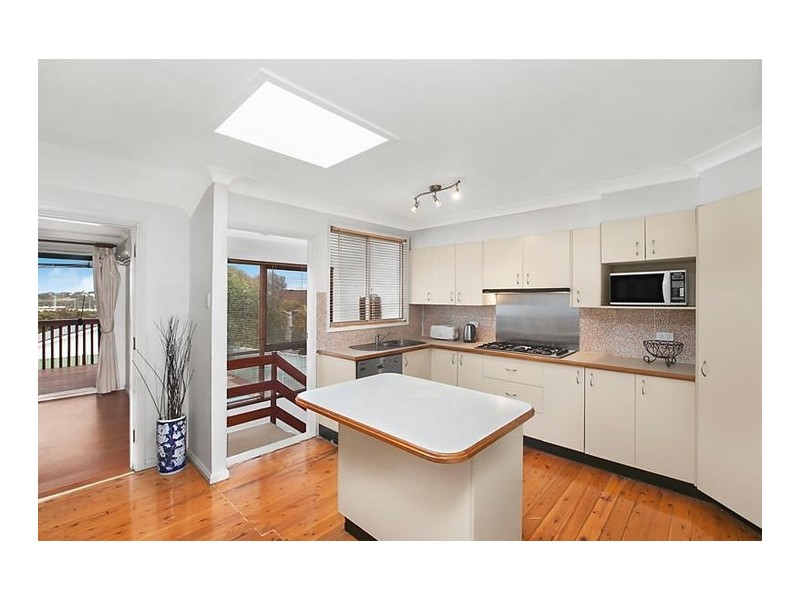 37 Valley View Road, Bateau Bay NSW 2261