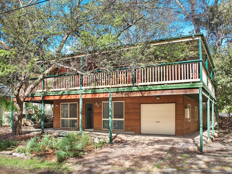 2 Lakeside Drive, Macmasters Beach NSW 2251