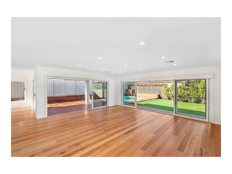 14 Applegum Close, Erina NSW 2250