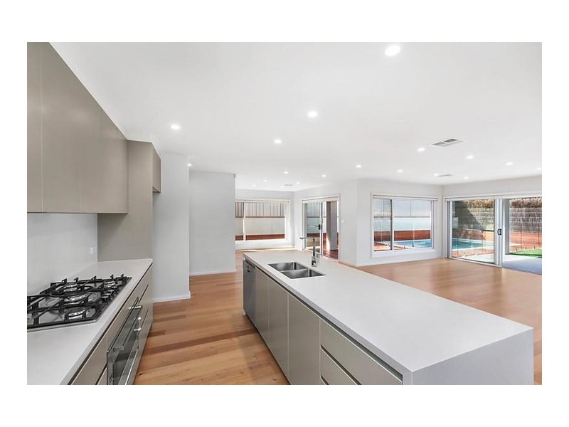 12 Applegum Close, Erina NSW 2250