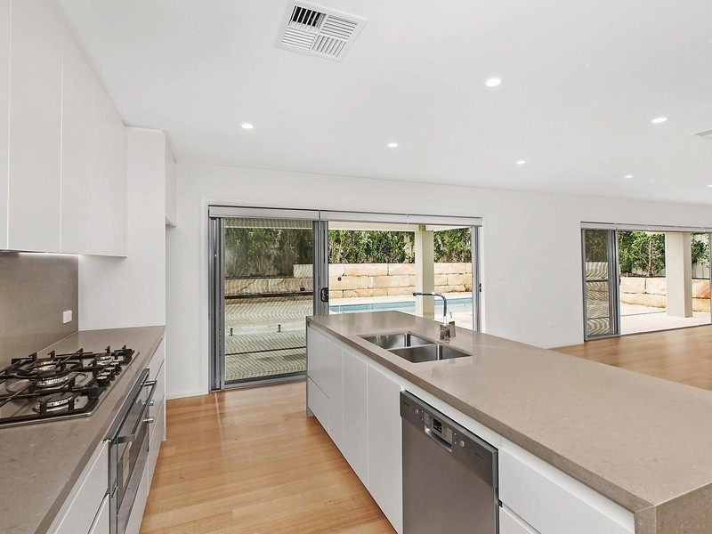 16 Applegum Close, Erina NSW 2250