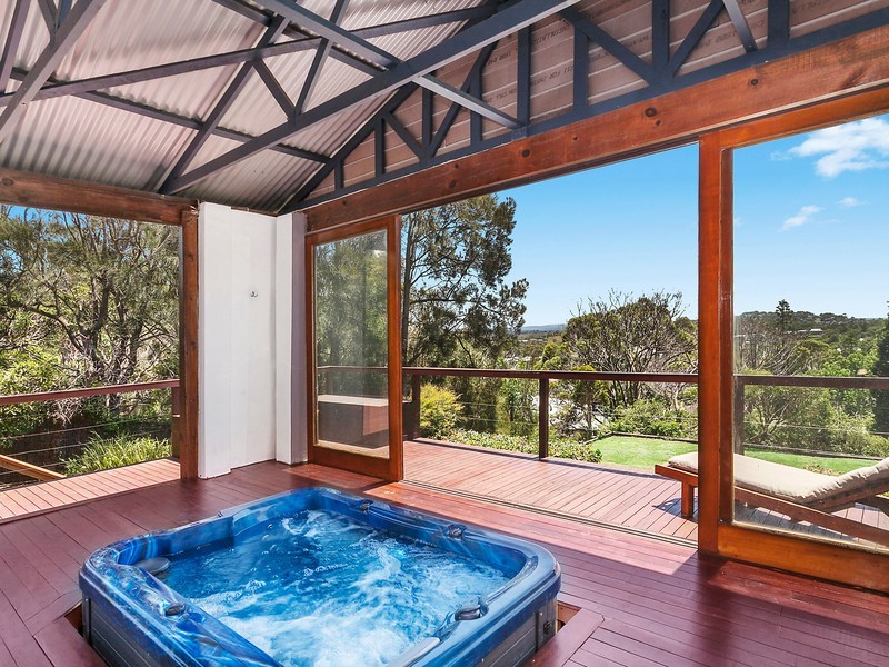 14 North Scenic Road, Forresters Beach NSW 2260