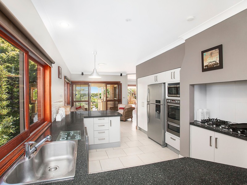 14 North Scenic Road, Forresters Beach NSW 2260