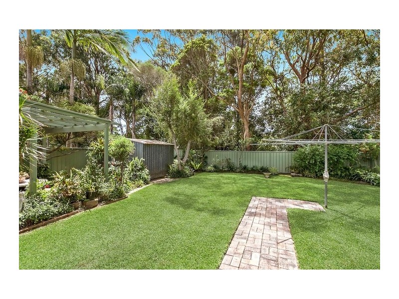 37 Blenheim Avenue, Berkeley Vale NSW 2261