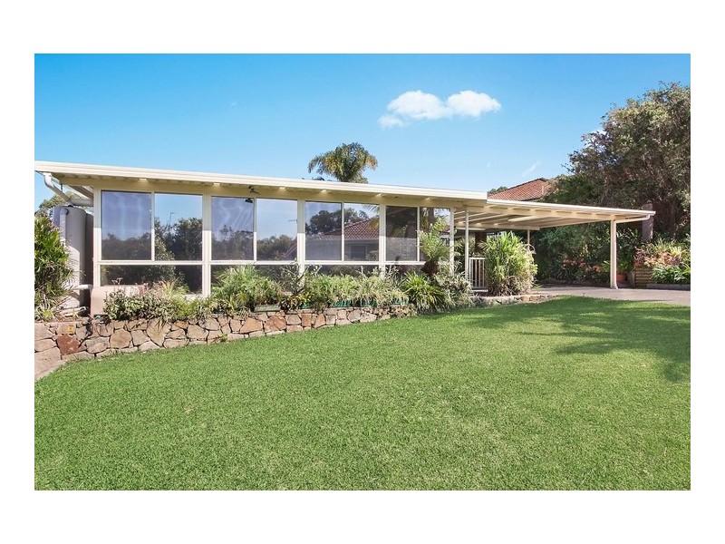 81 Lancaster Parade, Bateau Bay NSW 2261