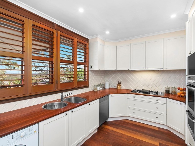 28 Valley View Road, Bateau Bay NSW 2261