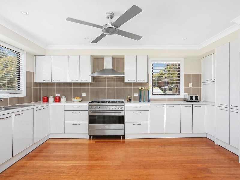 26 Railway Street, Wyee Point NSW 2259