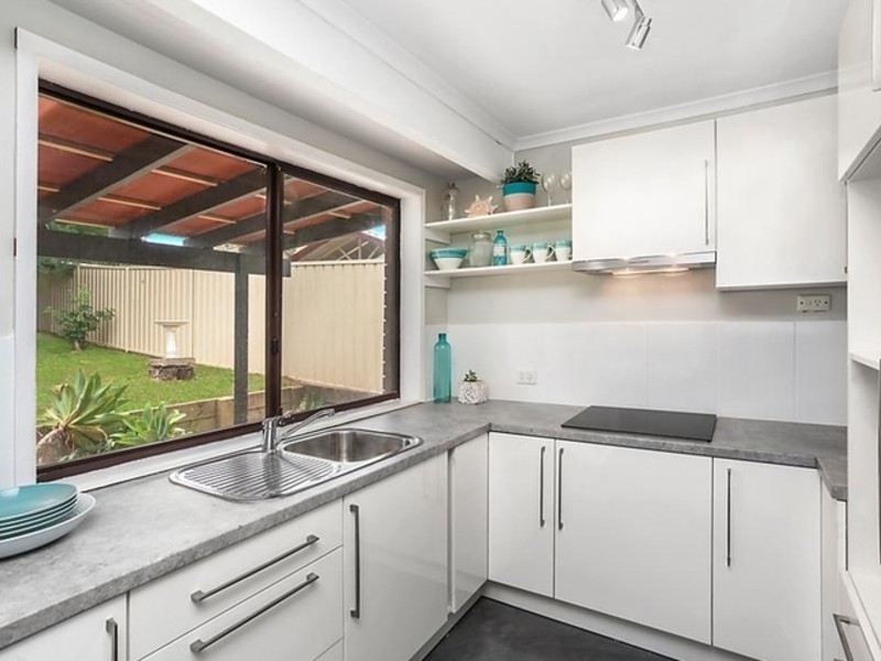 11 Pendant Parade, Killarney Vale NSW 2261
