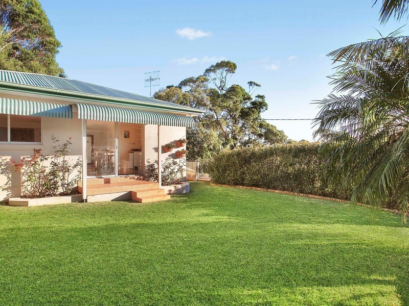 61 Vista North Avenue, Copacabana NSW 2251
