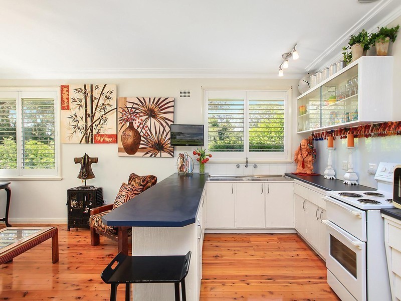 13 Reserve Drive, Bateau Bay NSW 2261