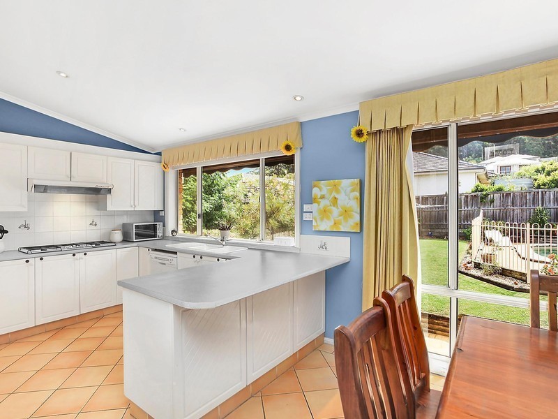 8 Sunny Waters Road, Kincumber NSW 2251