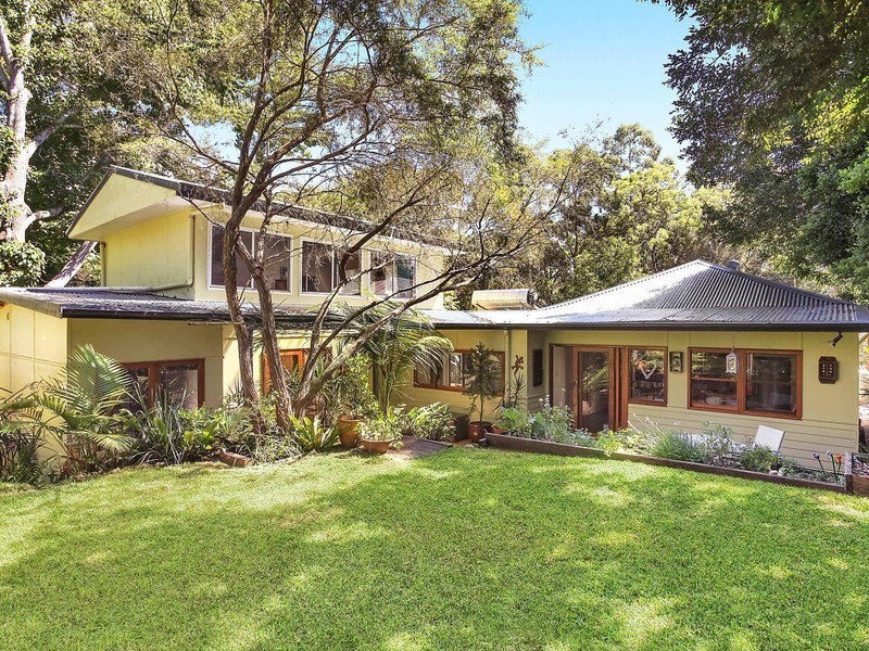 4 Lakeside Drive, Macmasters Beach NSW 2251