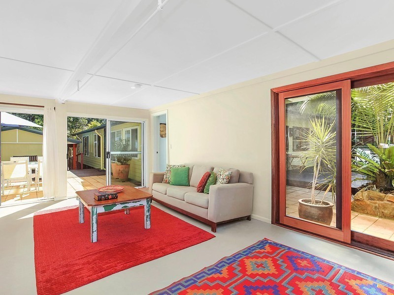 4 Lakeside Drive, Macmasters Beach NSW 2251