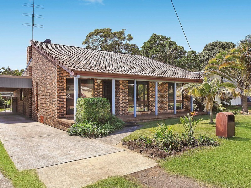 26 Ventura Avenue, Bateau Bay NSW 2261