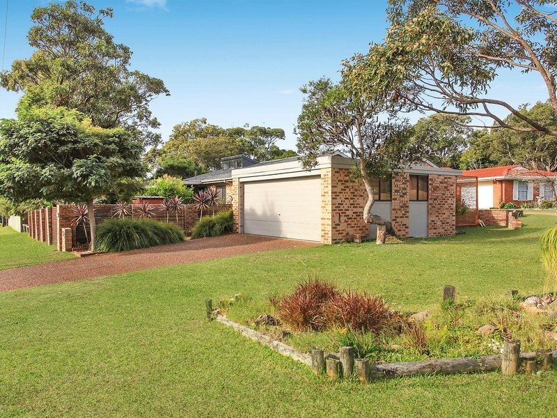 1 Boree Close, Noraville NSW 2263