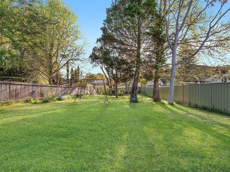 4 Nerissa Road, Erina NSW 2250