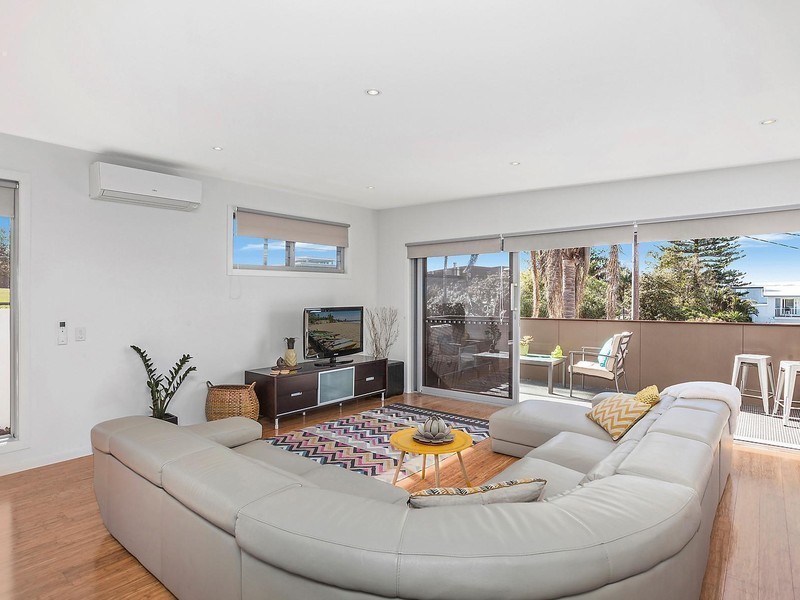 90 Ocean View Drive, Wamberal NSW 2260