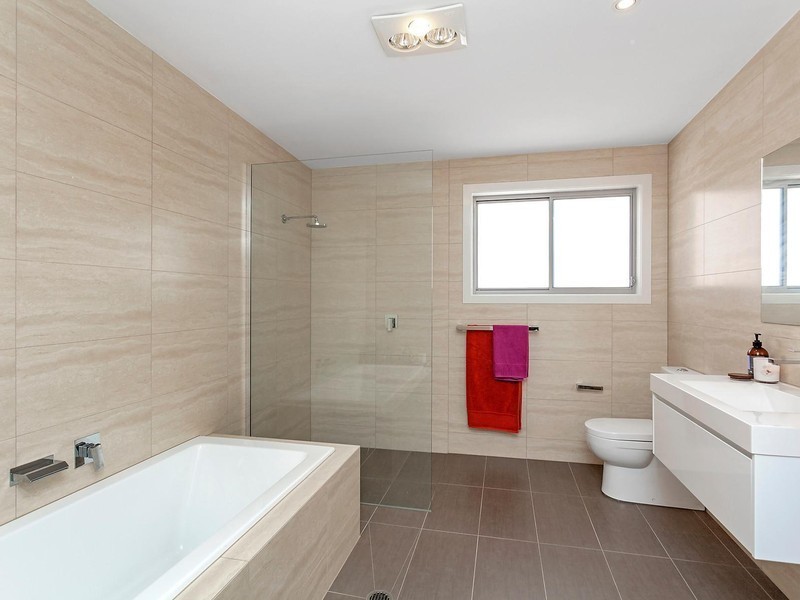 90 Ocean View Drive, Wamberal NSW 2260