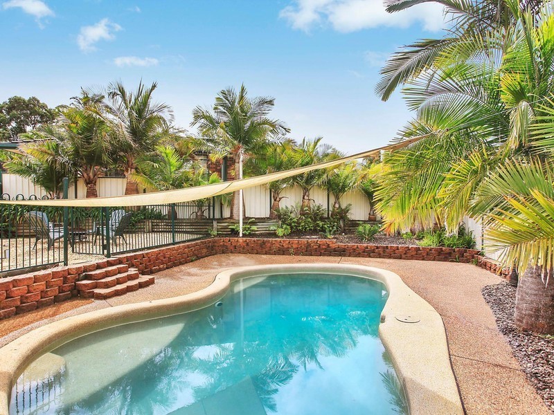 36 Lancaster Parade, Bateau Bay NSW 2261
