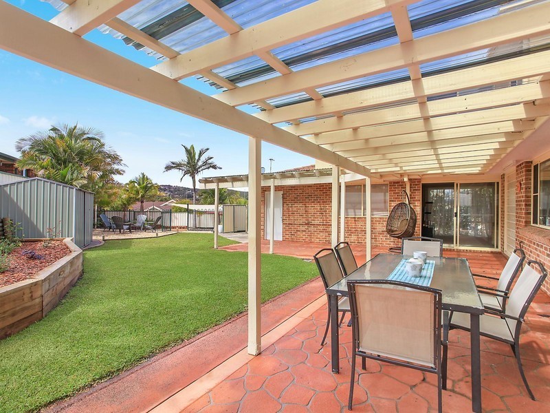 36 Lancaster Parade, Bateau Bay NSW 2261