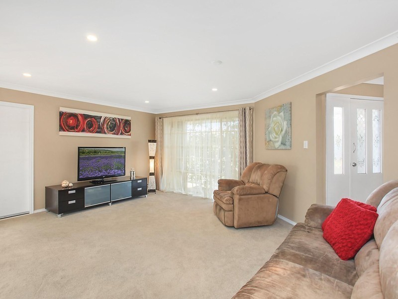 36 Lancaster Parade, Bateau Bay NSW 2261