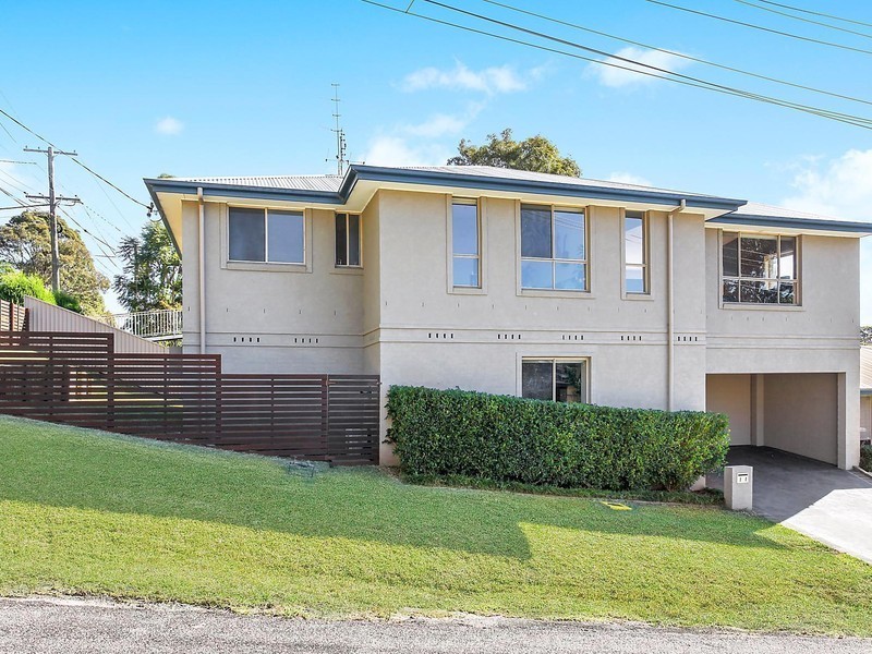 1/1 Talara Avenue East, Bateau Bay NSW 2261