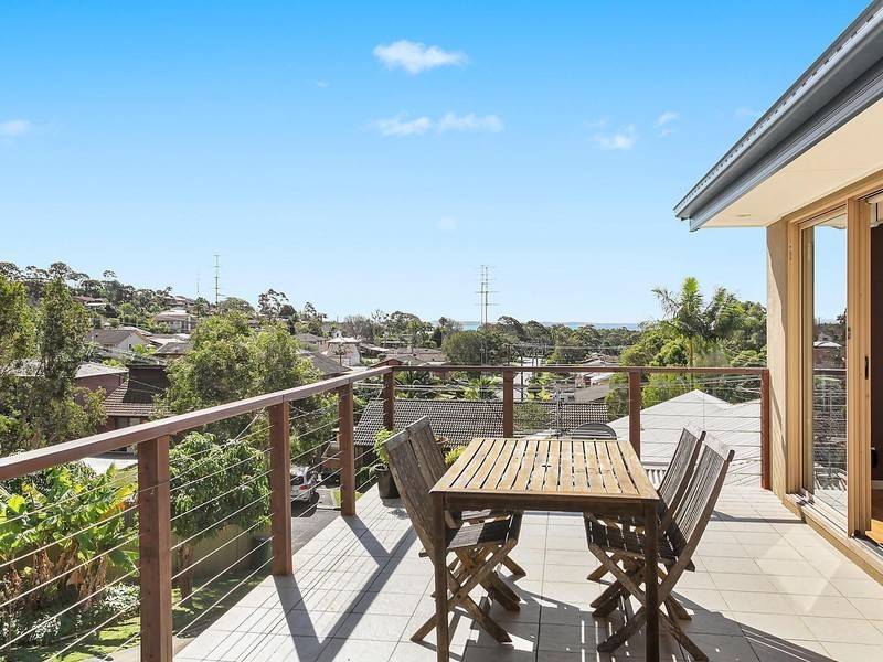 1/1 Talara Avenue East, Bateau Bay NSW 2261