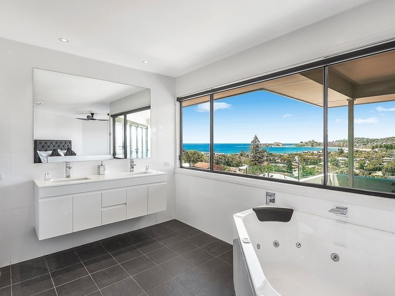 32 Dover Road, Wamberal NSW 2260