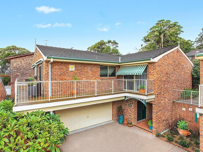 2/4 Grove Road, Wamberal NSW 2260