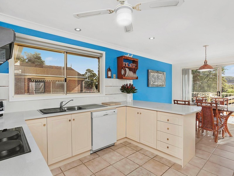 2/4 Grove Road, Wamberal NSW 2260