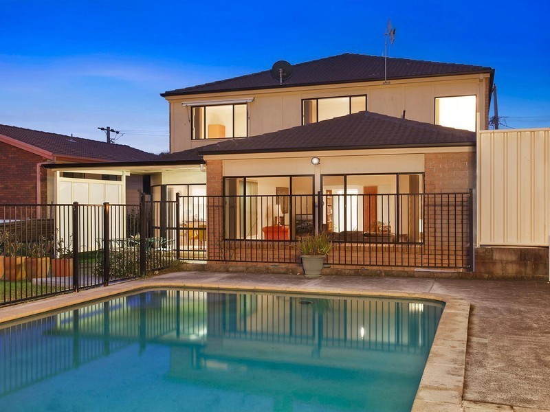 9 Lewis Crescent, Forresters Beach NSW 2260