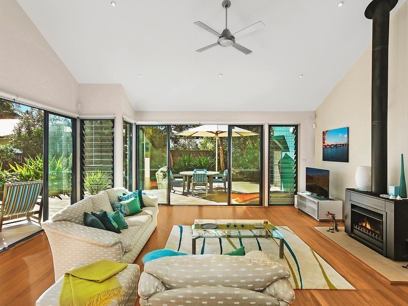 30 Lake Street, North Avoca NSW 2260