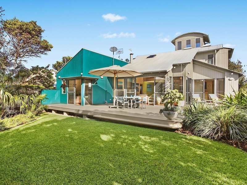 30 Lake Street, North Avoca NSW 2260